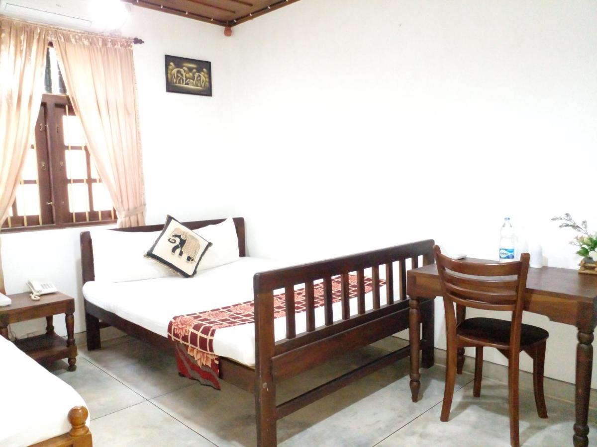 Muduna Walawwa Resort Kandy Kültér fotó
