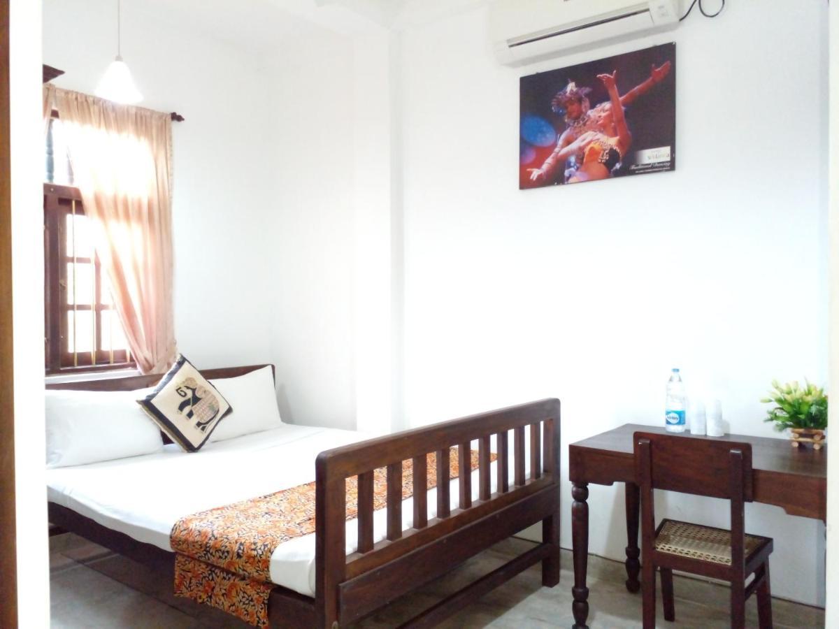 Muduna Walawwa Resort Kandy Kültér fotó