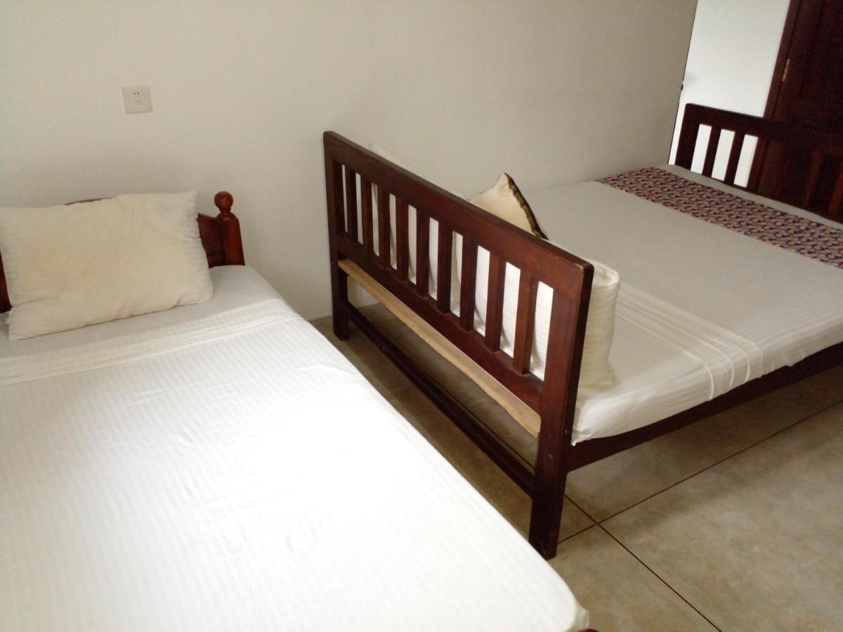 Muduna Walawwa Resort Kandy Kültér fotó